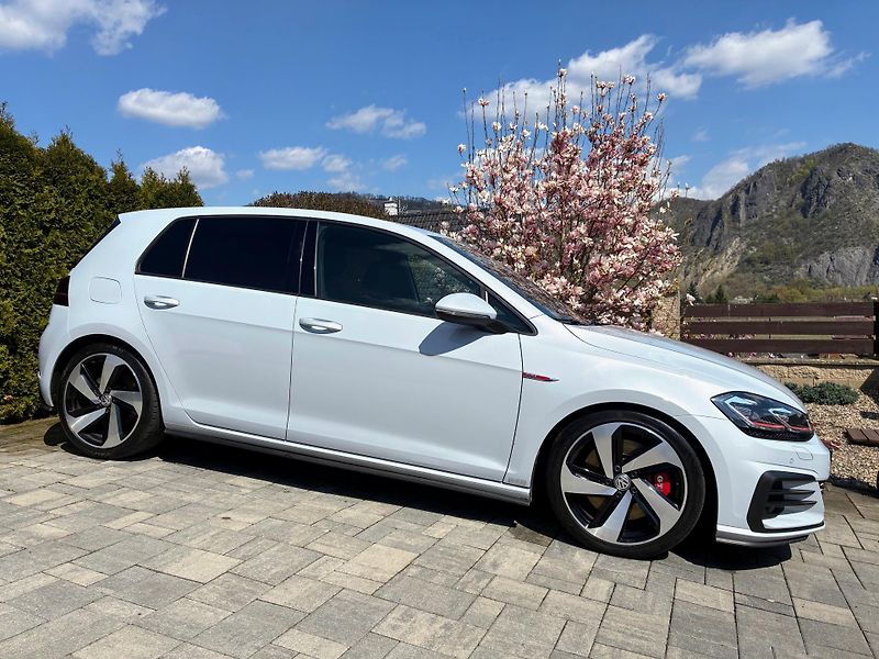Volkswagen Golf (2018) GTI 7.5 Performance  - fotka 10 z 20