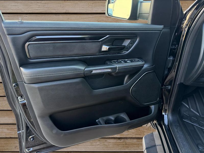 Dodge RAM (2022) +HEMI+GT/SPORT+INDIVIDUAL+ - fotka 15 z 29