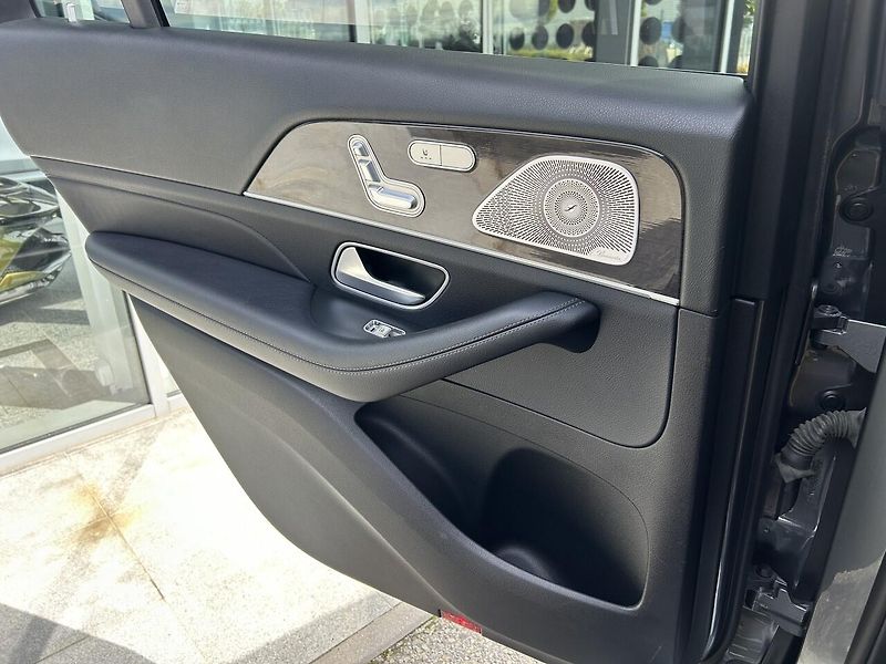 Mercedes-Benz GLS 400d 4MATIC AMG AIRMATIC - fotka 31 z 36