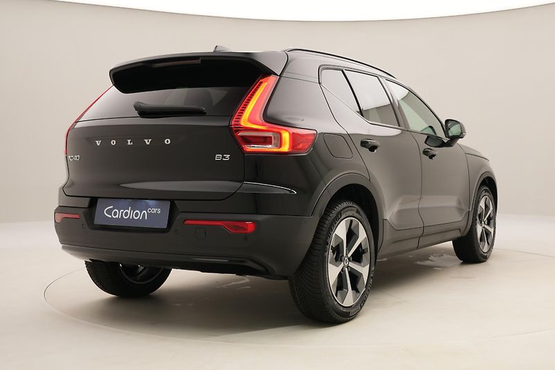 Volvo XC40 (2026) B3 AUT DARK ULTRA  - fotka 12 z 60