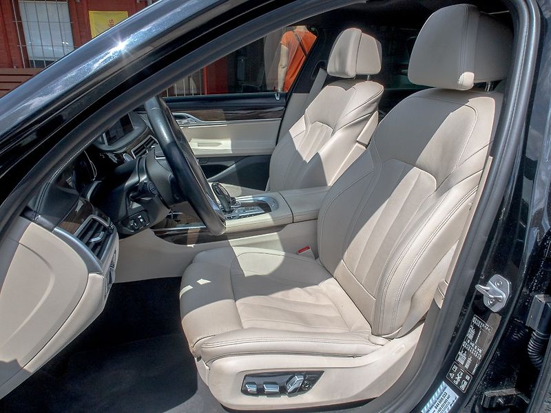 BMW Řada 7 (2018) ČR 740D 235KW 4x4 - fotka 17 z 60