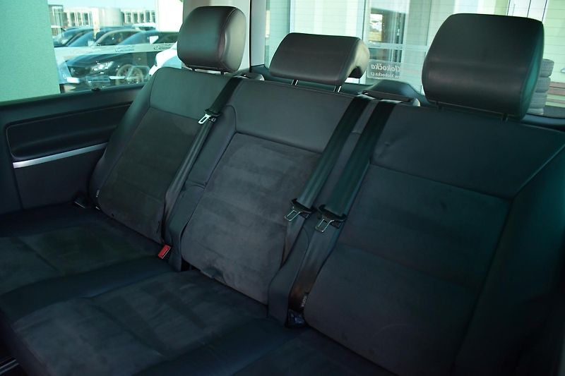 Volkswagen Multivan 2.0TDi ČR 7.MÍST TAŽNÉ M.TOP - fotka 22 z 38
