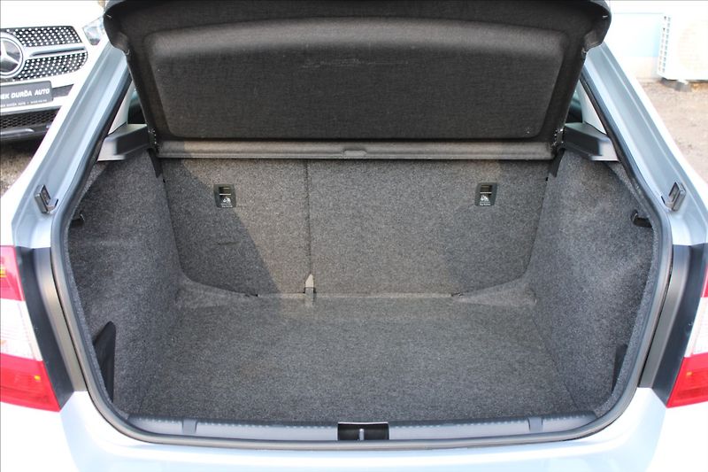 Škoda Rapid 1,4 TDI  NOVÉ V ČR - fotka 22 z 32