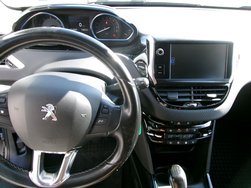 Peugeot 2008 1.6 HDI - fotka 12 z 22