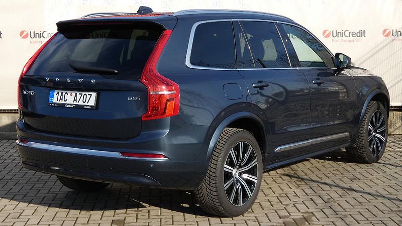 Volvo XC90 B5 AWD Plus Bright 7 míst - fotka 3 z 26