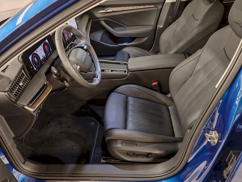 Škoda Superb (2025) Combi 2.0 TDI 142 kW DSG 4x4 L - fotka 22 z 32