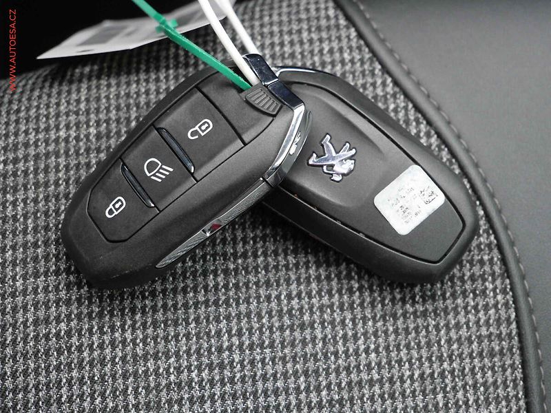 Peugeot 5008 (2020) 1.5 HDi, 1.maj,ČR, Allure - fotka 23 z 24