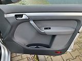 Volkswagen Touran 1.6 TDi DSG Serviska - náhled 16