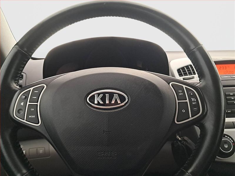 Kia Ceed (2010) 1.6 CRDi - fotka 16 z 17