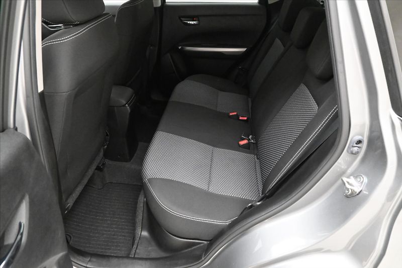 Suzuki Vitara 1,4 HYBRID 95kW Active Záruka - fotka 14 z 29