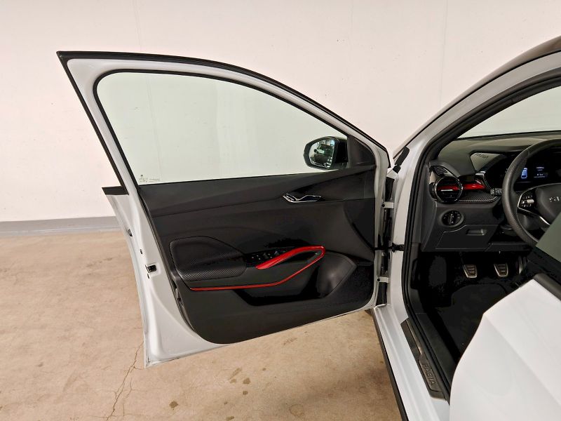 Škoda Fabia (2025) 1.0 TSI 85 kW Monte Carlo - fotka 19 z 28