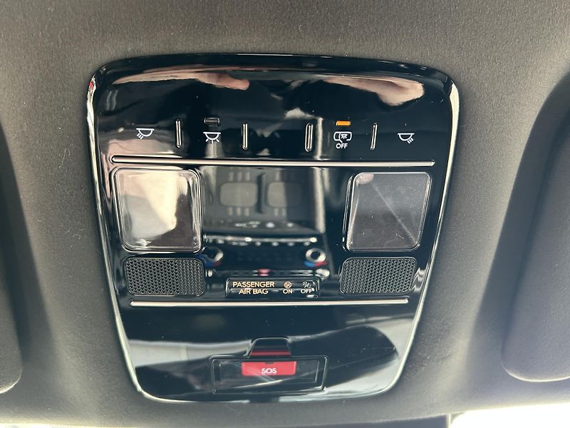 Hyundai Santa Fe 7S 1,6 T HEV 4X4 CALLIGRAPHY - fotka 44 z 44