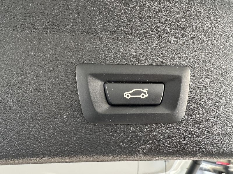 BMW X1 (2019) xDrive 18d AUT. LED NAVI TAŽNÉ - fotka 19 z 28