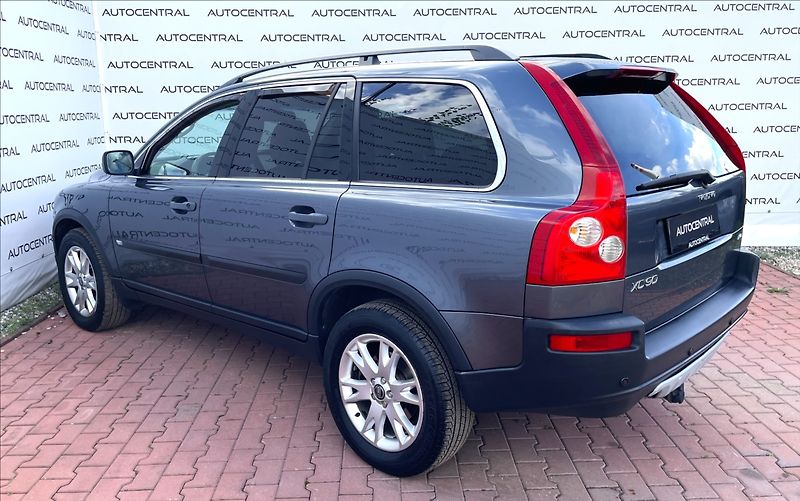 Volvo XC90 2,4 D,136kW,4x4,aut. - fotka 6 z 24
