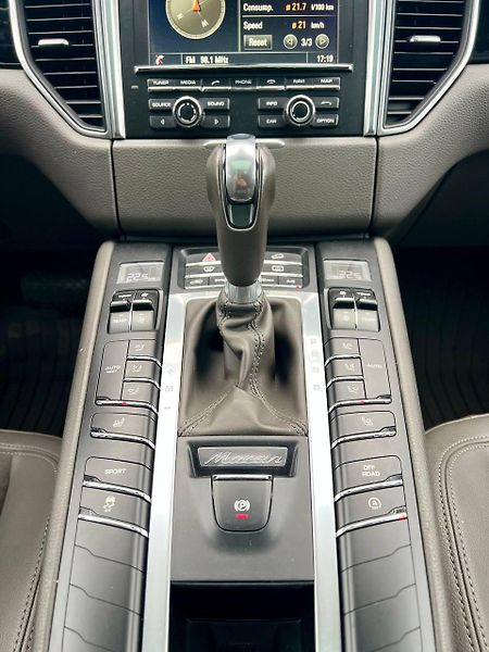 Porsche Macan (2016) PORSCHE MACAN S 3.0 V6 250 KW  - fotka 17 z 34