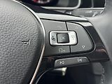 Volkswagen Golf (2017) 2.0TDi MAN Highline+, DPH, ACC - náhled 28