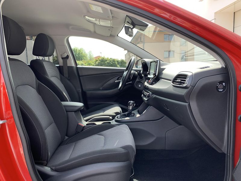 Hyundai i30 WG COMFORT 1.0 T-GDI 88kW DCT - fotka 15 z 25