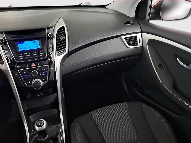 Hyundai i30 (2016) 1.6 CRDi, Tempomat - fotka 8 z 16