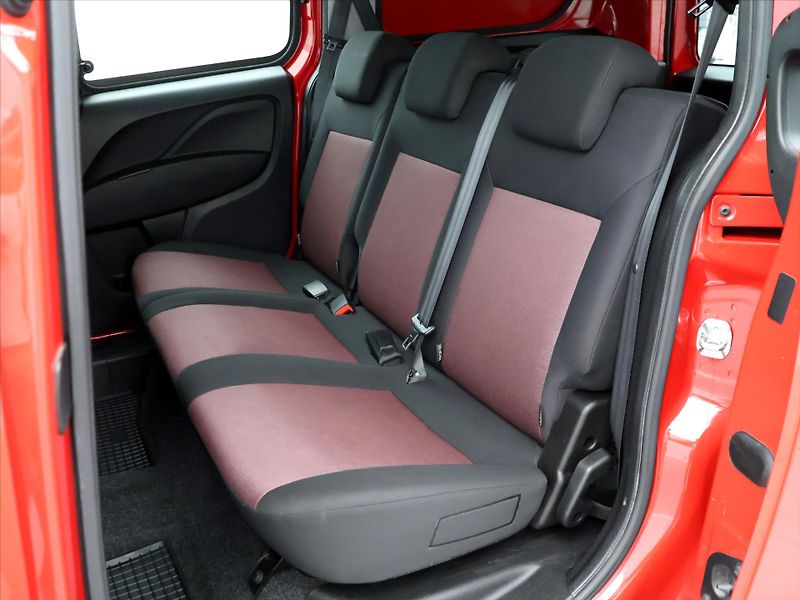 Fiat Dobló 1,6 JTD 77KW 5 Míst CZ - fotka 13 z 25