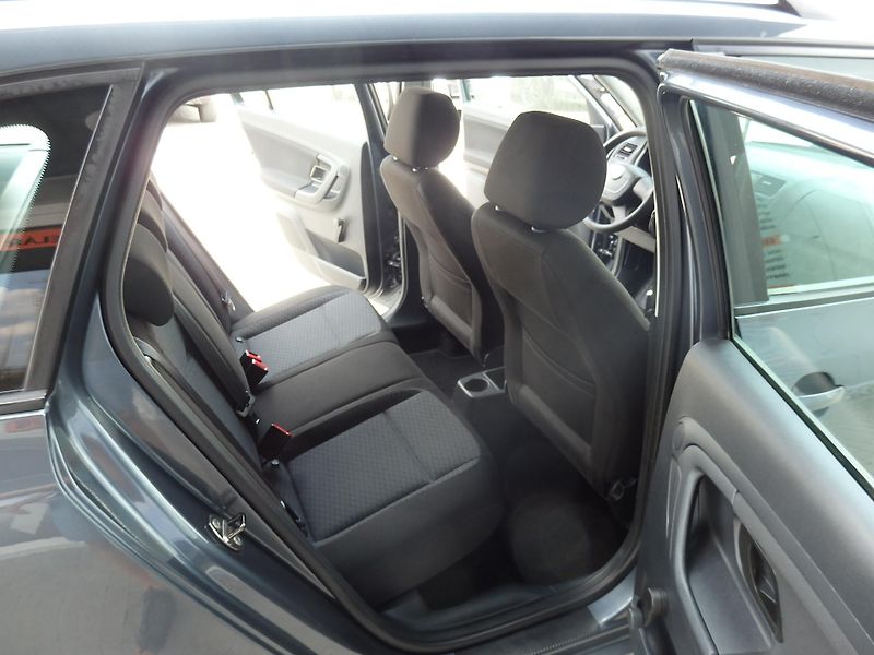 Škoda Fabia 1.2 TSI WEBASTO, DIGI. KLIMA - fotka 9 z 15