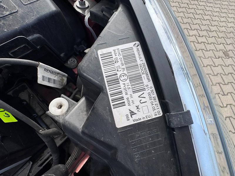 Renault Captur (2016) 0,9 TCE 66 KW ROZVODY USB NAV - fotka 41 z 42