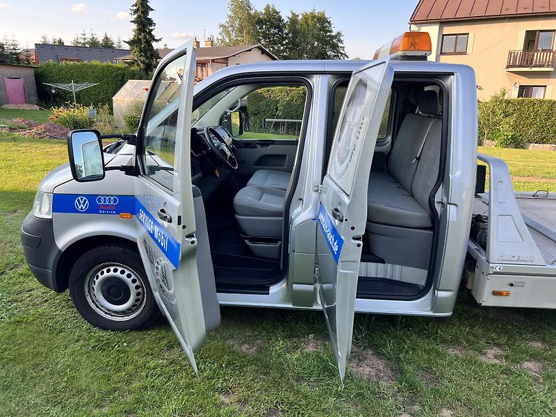 Volkswagen Transporter 1.9TDI 77KW,6MÍST,1MAJ,127TKM - fotka 18 z 45