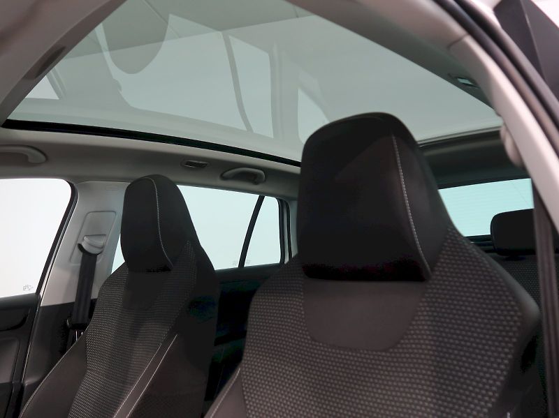 Škoda Rapid (2015) AMBITION 1.2TSI 77KW PANORAMA - fotka 15 z 28