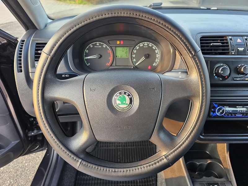 Škoda Fabia 1.4 16v 63kW,KLIMA,8xAIRBAG - fotka 16 z 37
