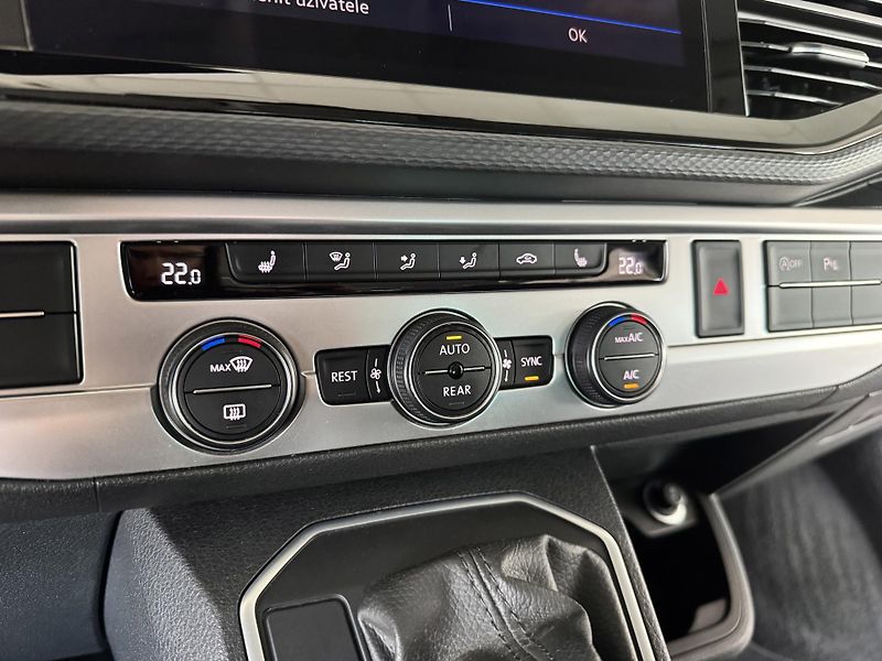 Volkswagen Multivan T6.1 2,0TDI DSG*Full LED*Navi - fotka 22 z 32
