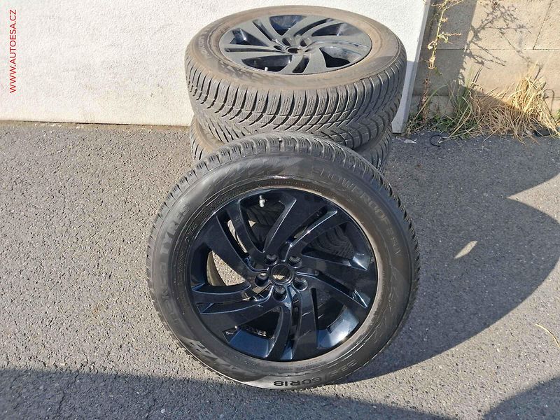 Land Rover Range Rover Evoque (2021) 2.0 D 4x4, 2.maj,ČR, AT - fotka 24 z 24