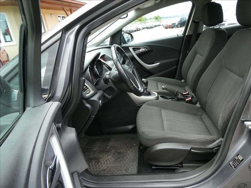 Opel Astra 1,4 88kW 2x kola, 2.majitel - fotka 16 z 38