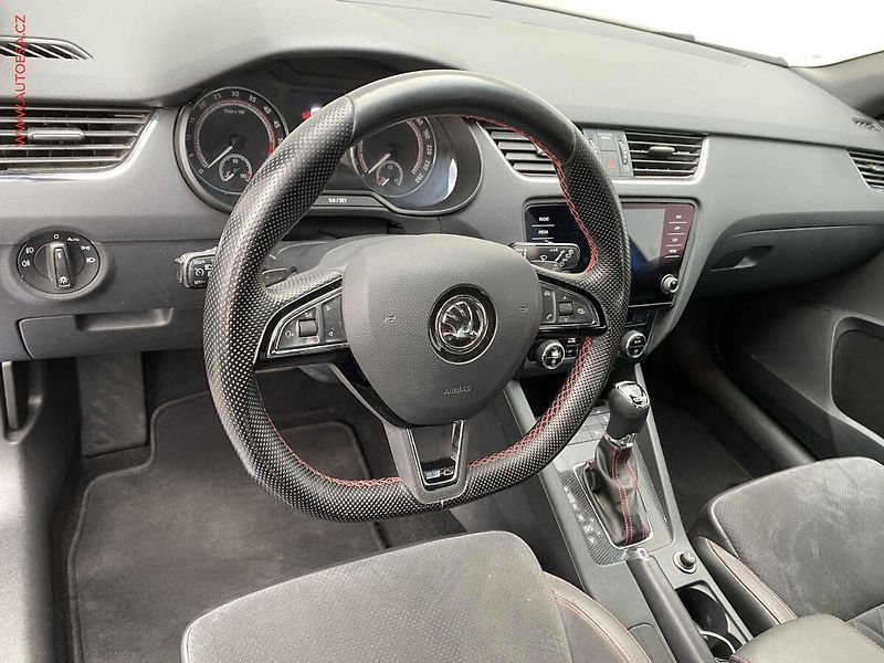 Škoda Octavia (2018) 2.0 TDi 4x4, RS, DSG, LED - fotka 13 z 19
