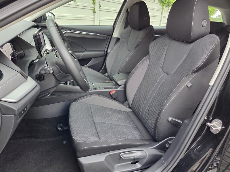 Škoda Octavia 1,5 eTSi 110kW DSG Style Plus - fotka 8 z 25