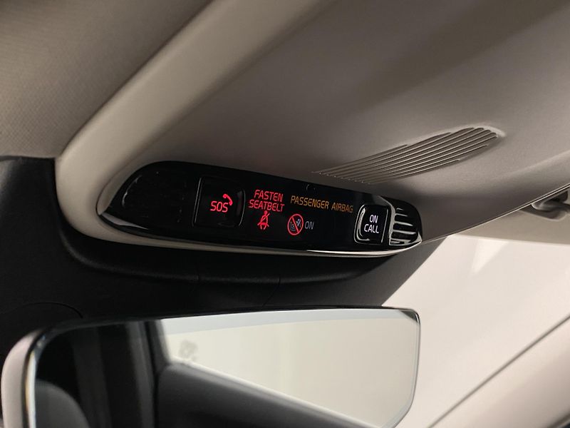 Volvo V90 B4 MOMENTUM AUT  - fotka 30 z 45