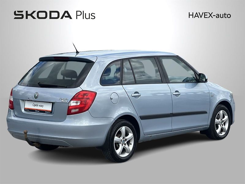 Škoda Fabia (2010) Combi 1.2 TSI Ambiente + - fotka 2 z 26