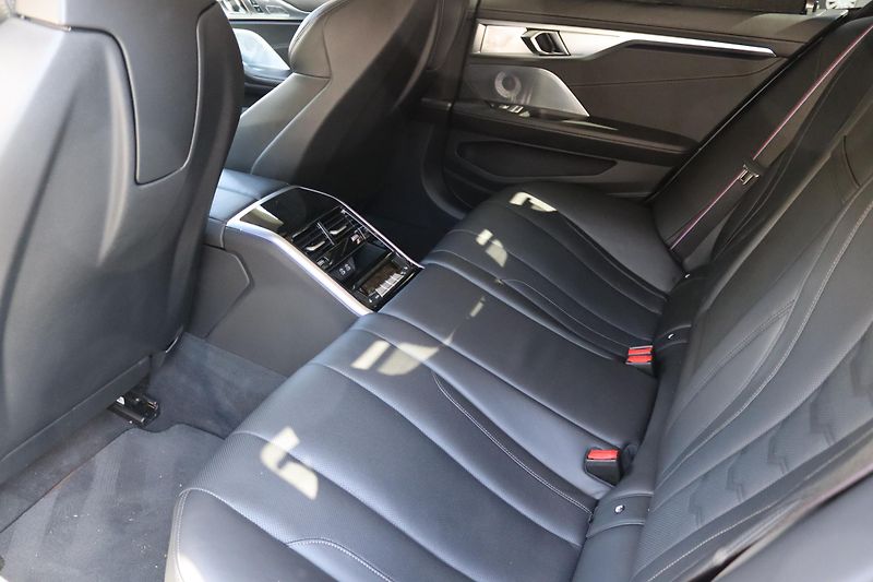 BMW Řada 8 M850i XDRIVE GRAN COUPE G16  - fotka 40 z 50