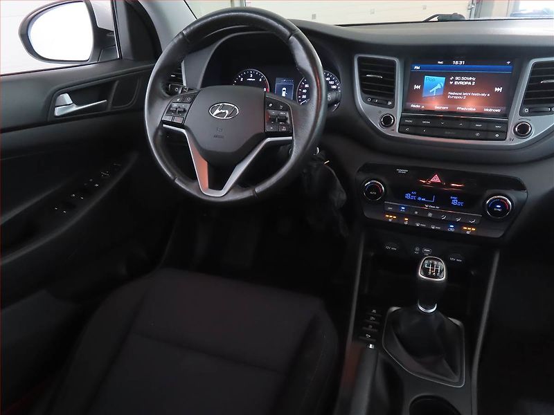 Hyundai Tucson (2017) 1.7 CRDi, Kůže, Navi, Tempomat - fotka 7 z 17