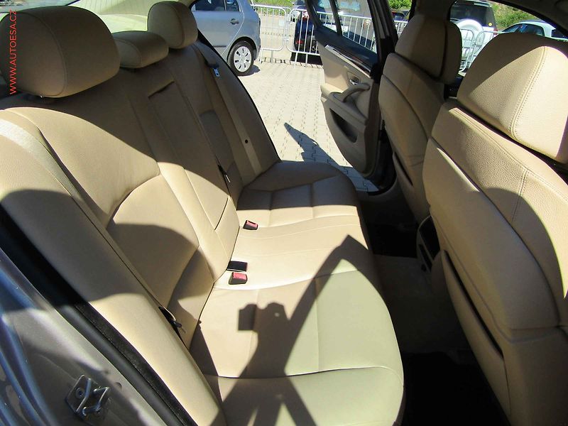 BMW Řada 5 (2011) 3.0 i, ČR, AT, kůže - fotka 11 z 22