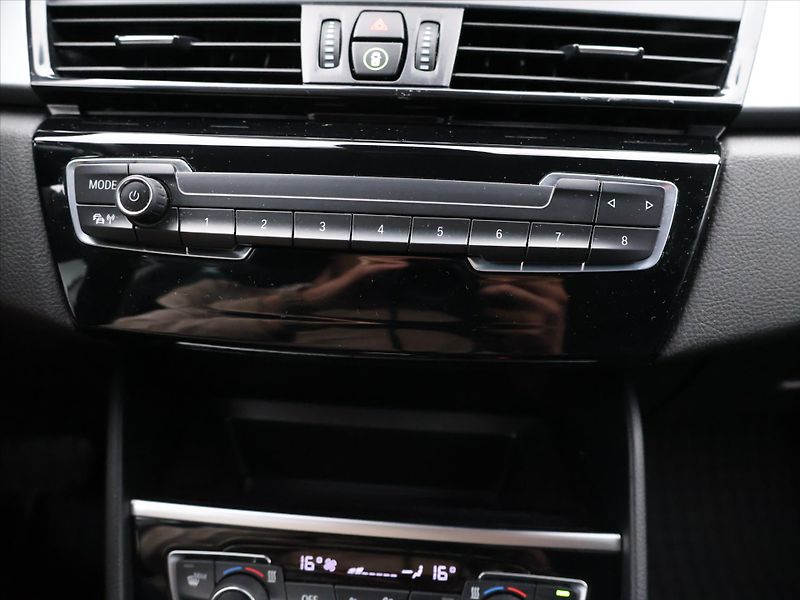 BMW Řada 2 1,5 Gran Tourer 218i Aut. DPH - fotka 21 z 32