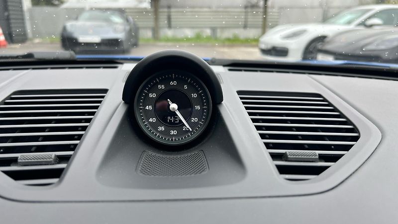 Porsche 911 Carrera - fotka 26 z 29