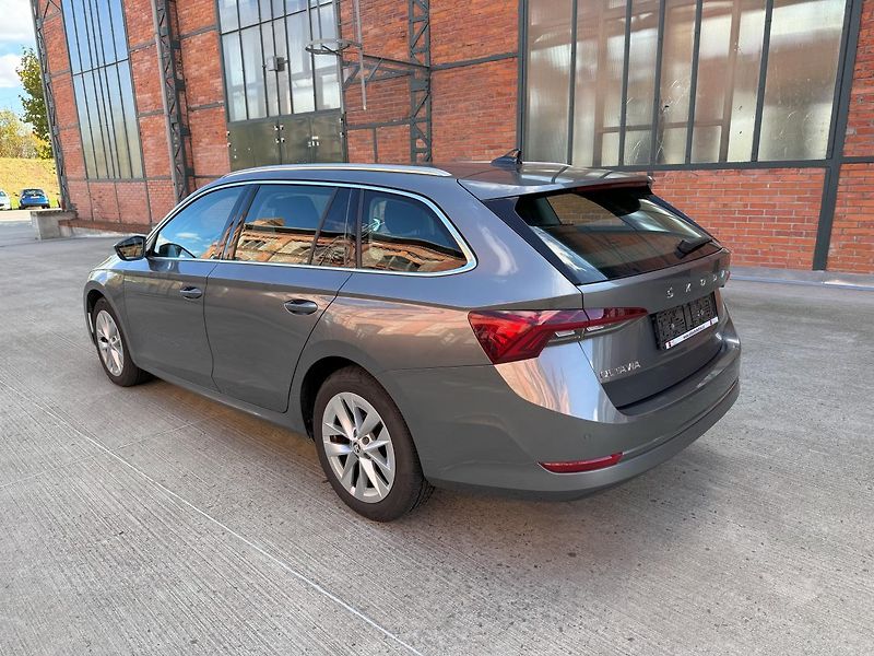 Škoda Octavia (2023) Combi Style 2,0 TDI 110 KW AUT - fotka 4 z 21