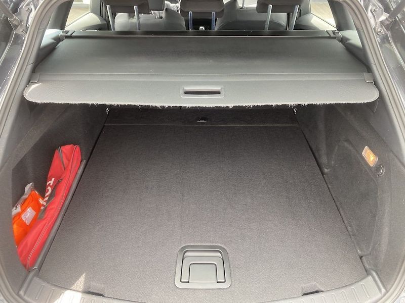 Toyota Corolla 2.0HEV, ČR-1m, ComTech, DPH - fotka 28 z 28