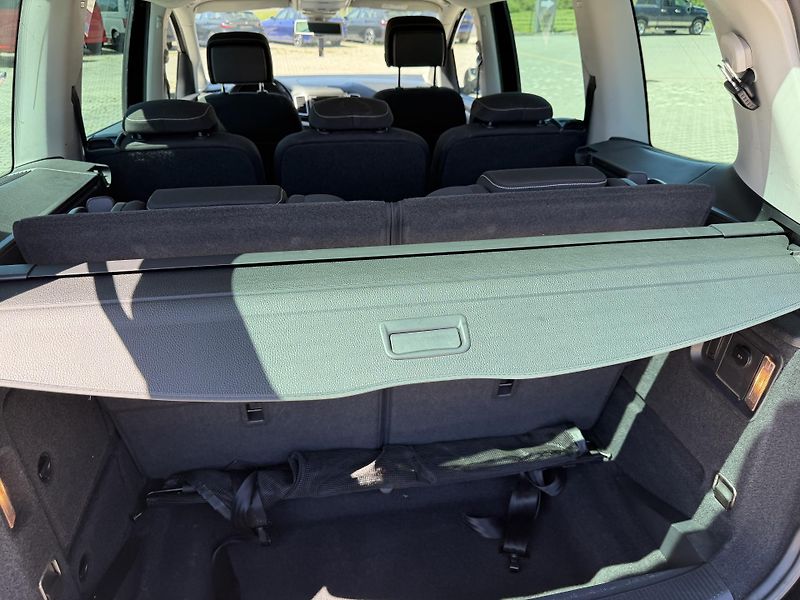 Volkswagen Sharan (2015) 2.0TDI 103kW DSG 7M EL. DVĚŘE - fotka 26 z 41