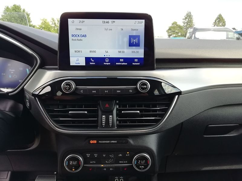 Ford Kuga Titanium 2,5 HEV 4WD  140kW - fotka 11 z 18