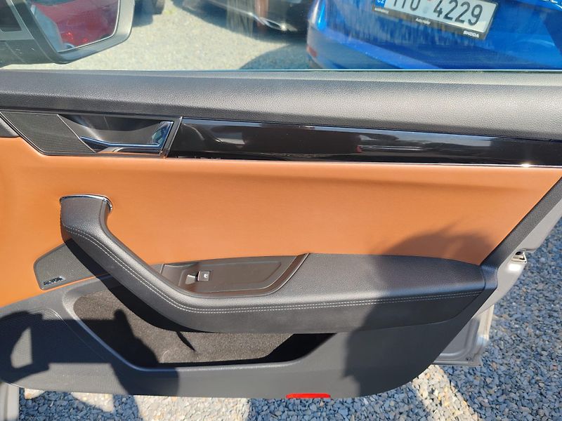 Škoda Superb 2.0 TDI Laurin & Klement 4x4  - fotka 27 z 40