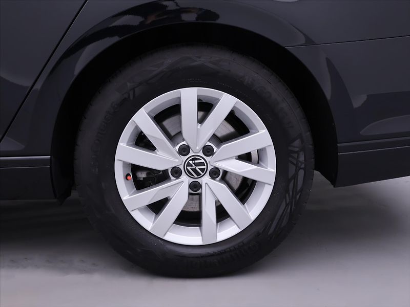 Volkswagen Passat 2,0 TDI 110kW DSG Matrix DPH - fotka 32 z 39
