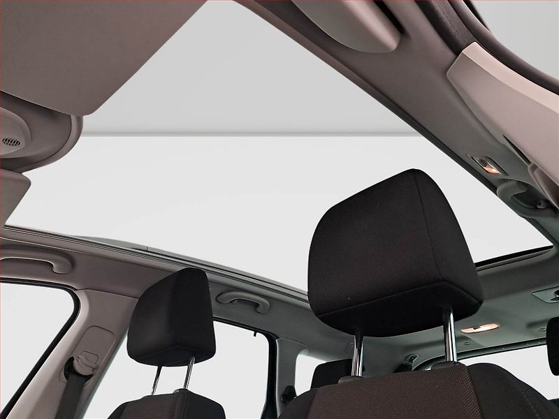 Peugeot 308 (2013) 1.6 e-HDi, po STK, zamluveno - fotka 13 z 16