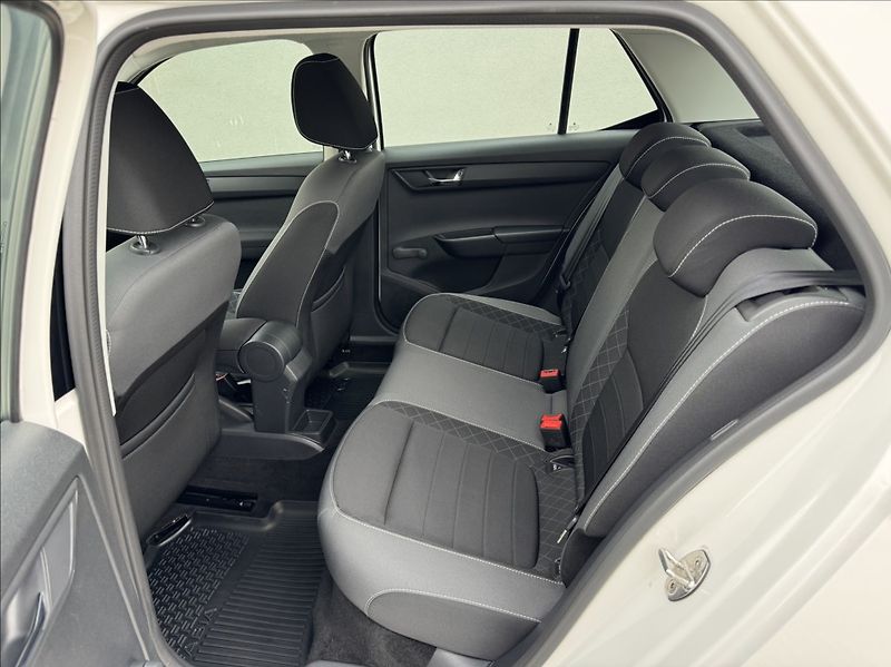 Škoda Fabia 1,0 TSI DPH 1.maj. původ ČR - fotka 19 z 50