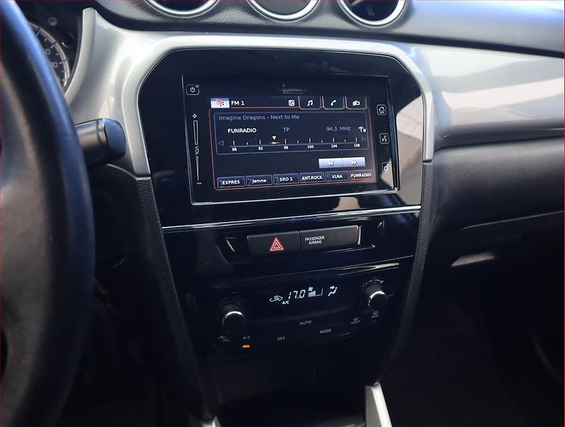 Suzuki Vitara (2015) 1.6 VVT, Tempomat - fotka 12 z 19