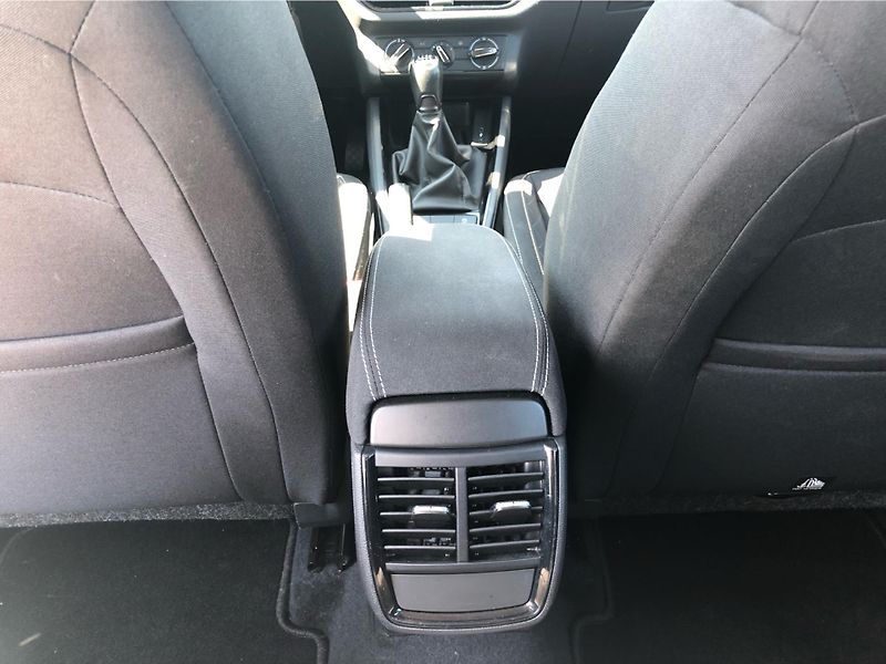 Škoda Kamiq 1.0 TSi AMBITION - fotka 22 z 28